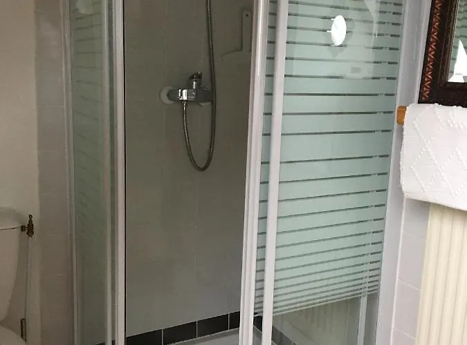 Pérard D’hotes Couette-café Caylus