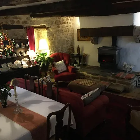 Perard D'hotes Bed & Breakfast *