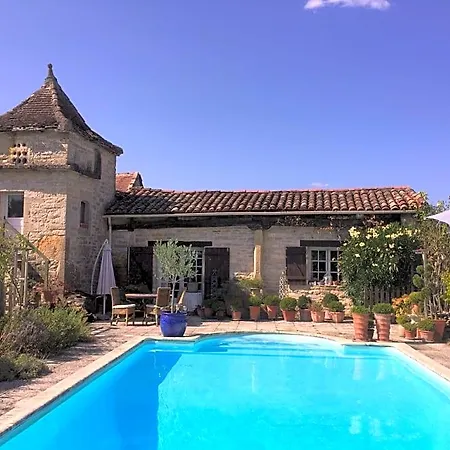 Perard D'hotes 4*