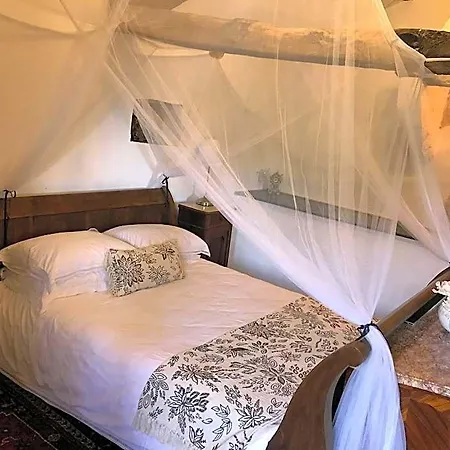 Perard D'hotes Bed & Breakfast Caylus
